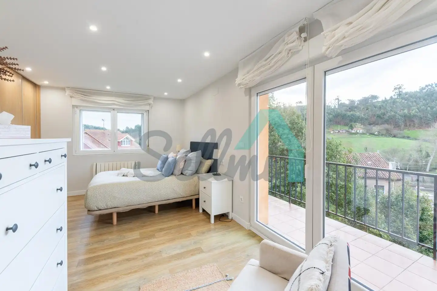 Habitación de Piso en venta en Carreño con Calefacción, Terraza y Amueblado