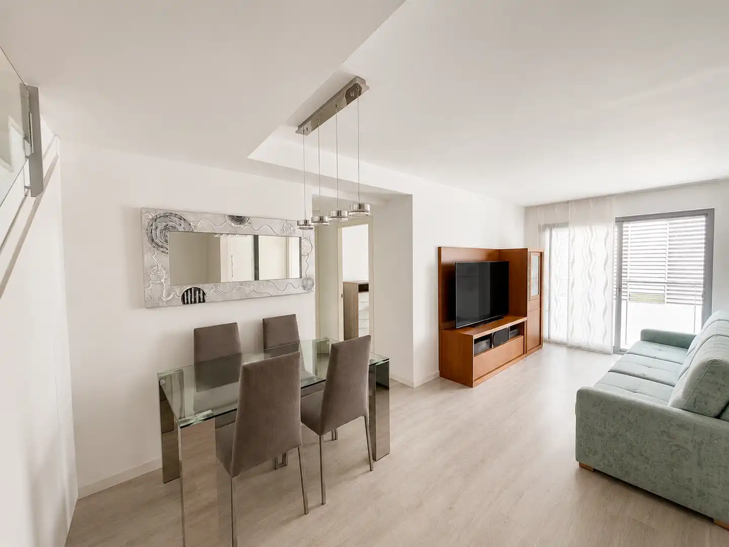 Comedor de Dúplex en venta en Cornellà de Llobregat con Terraza, Trastero y Balcón