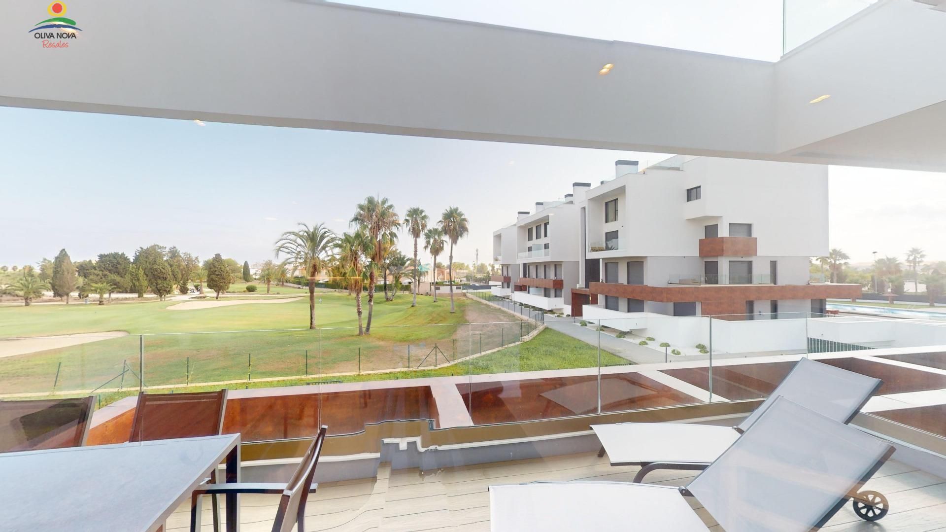 Terrassa de Apartament en venda en Oliva amb Aire condicionat, Calefacció i Jardí privat