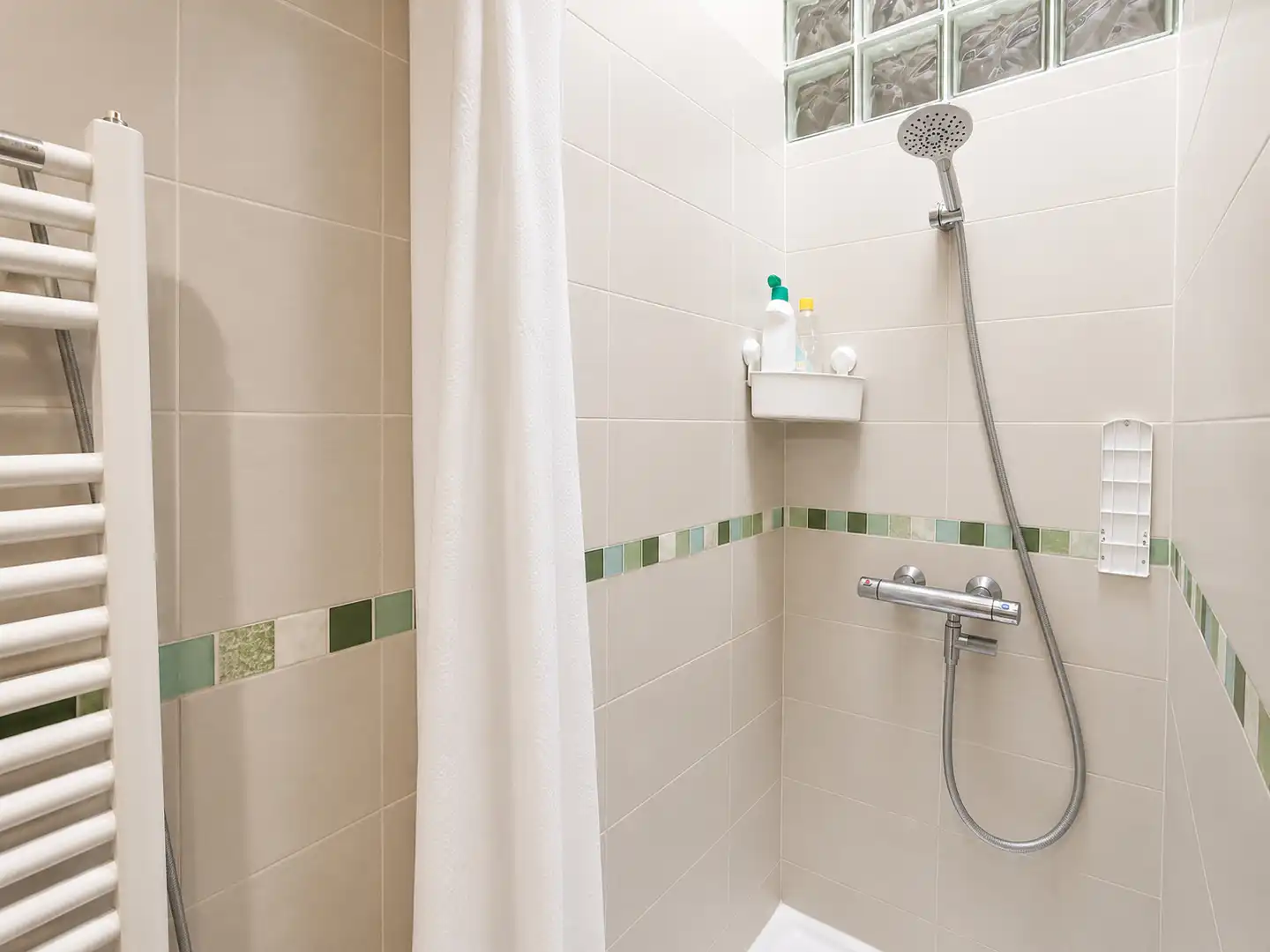 Baño de Casa adosada de alquiler en Camargo con Calefacción, Jardín privado y Terraza