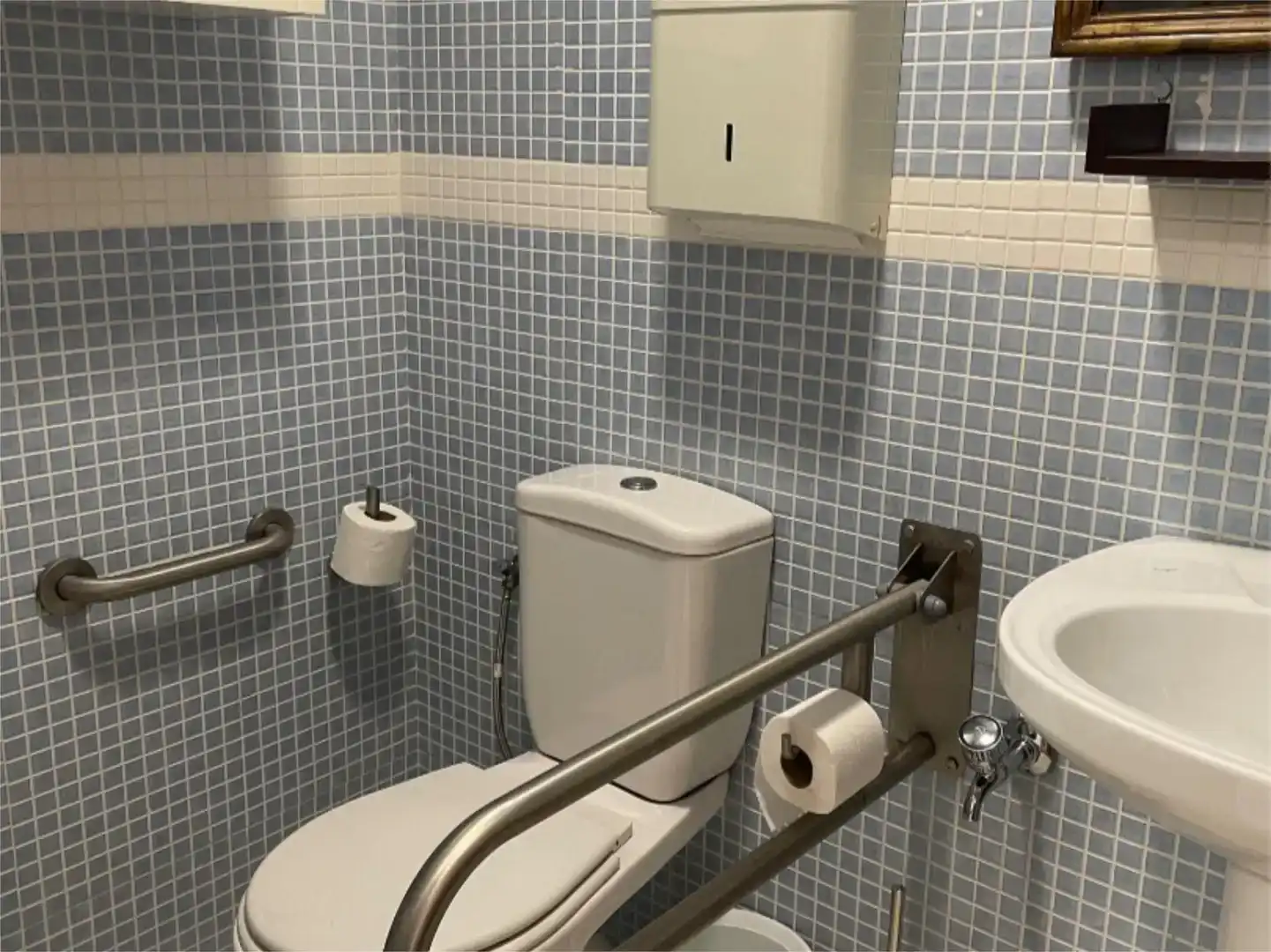 Badezimmer von Büro zur Miete in Melilla