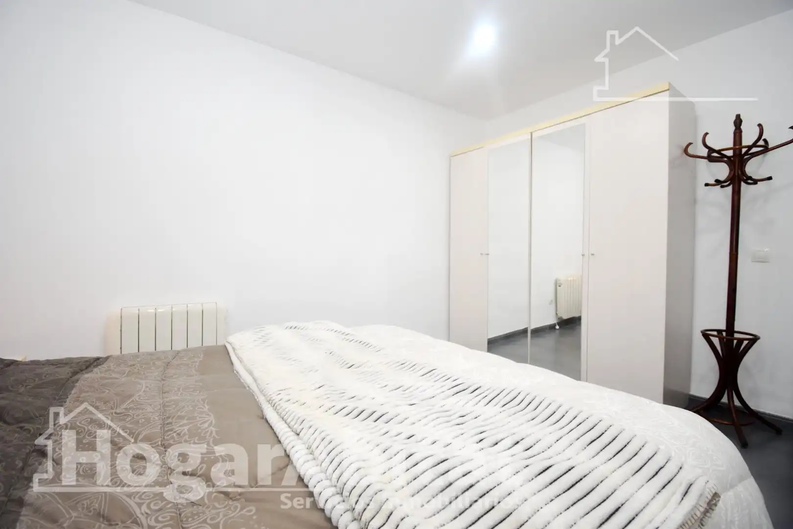 Habitación de Piso en venta en Castellón de la Plana / Castelló de la Plana con Calefacción, Terraza y Amueblado
