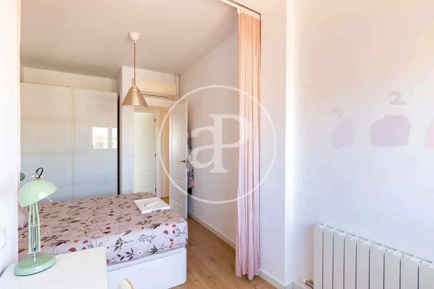 Bedroom of Attic for sale in Barcelona  with Air Conditioner, Heating and Terrace