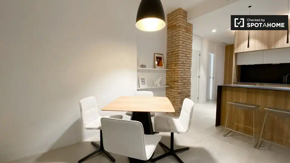 Dining room of Flat for rent in Valencia  with Air Conditioner, Heating and Furnished