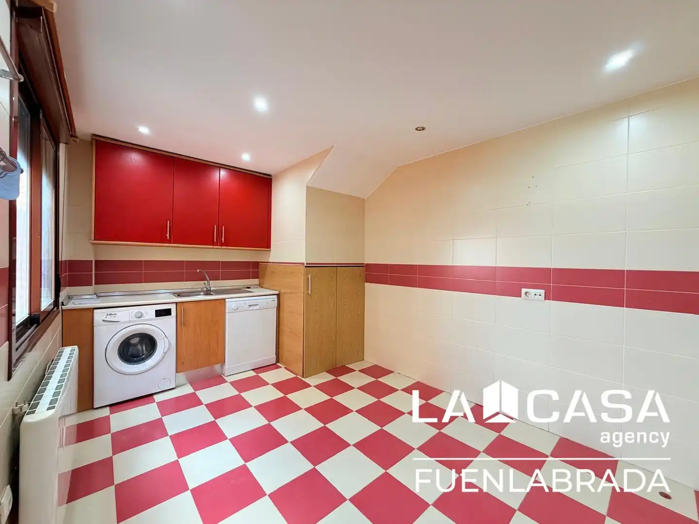 Cuina de Dúplex en venda en El Viso de San Juan amb Calefacció, Piscina i Balcó