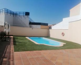 Piscina de Pis en venda en Guadix amb Calefacció, Parquet i Moblat
