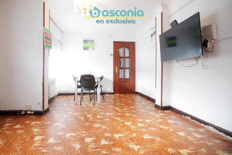 Pis en venda en Basauri  amb Moblat i Balcó