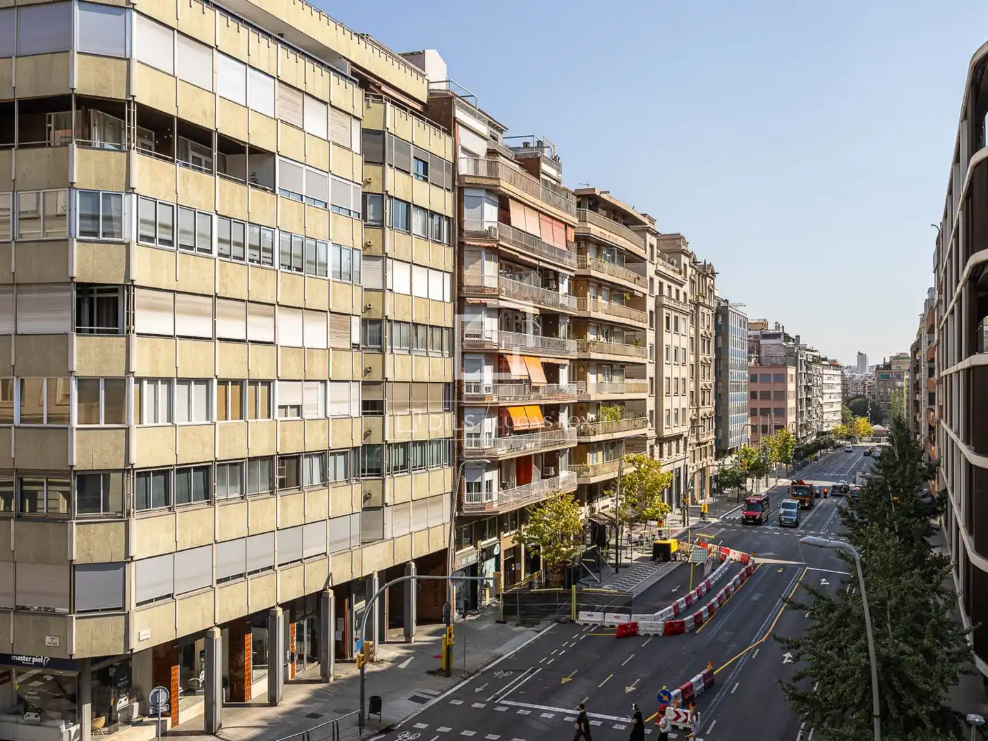 Vista exterior de Pis en venda en Barcelona amb Aire condicionat, Calefacció i Traster