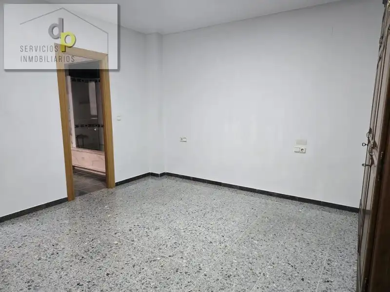 Wohnung zur Miete in Elche / Elx mit Ofen, Waschmaschine und Balkon