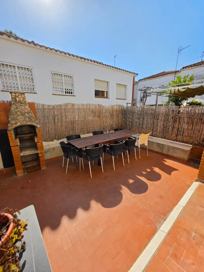 Reihenhaus mit Terrasse zum Verkauf in Carrer Centcelles