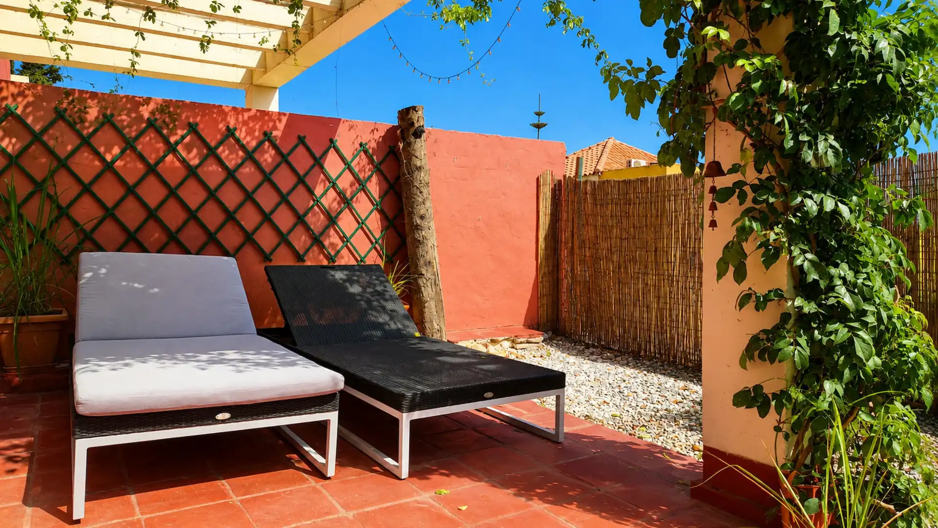 Terrasse von Maisonette zum Verkauf in Manilva mit Privatgarten, Terrasse und Schwimmbad
