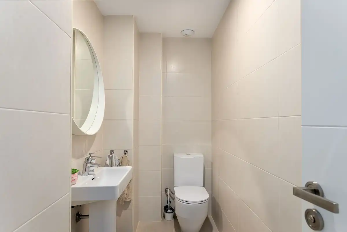 Bany de Apartament en venda en Mijas amb Aire condicionat, Terrassa i Moblat