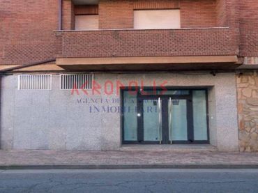 Locale commerciale in vendita a Santa María del Páramo