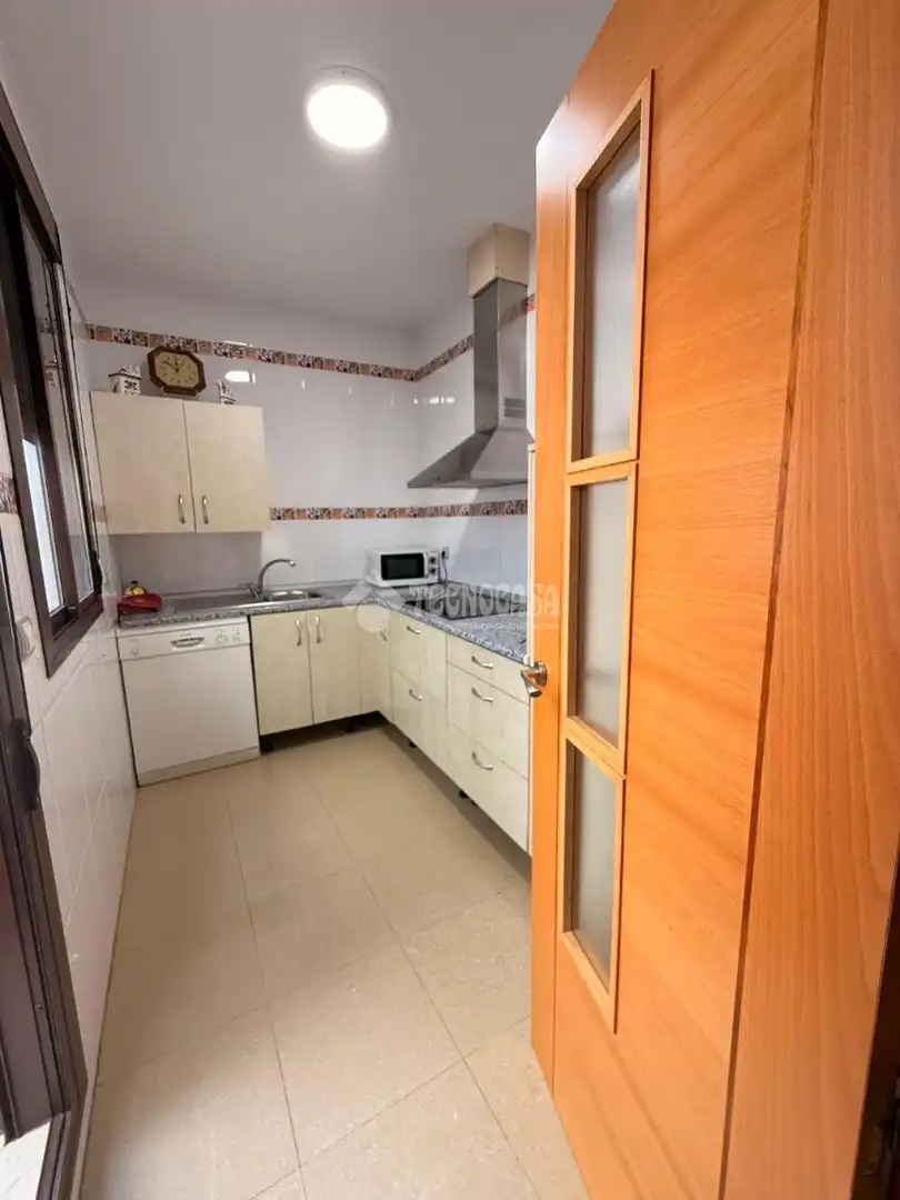 Cocina de Casa adosada en venta en Alcalá de Guadaira con Aire acondicionado y Terraza