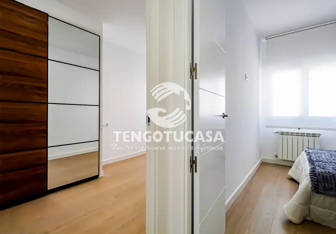 Flat for sale in Madrid  with Air Conditioner, Heating and Furnished