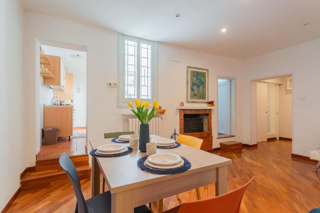 Menjador de Estudi de lloguer en Vera amb Moblat i Es permeten mascotes