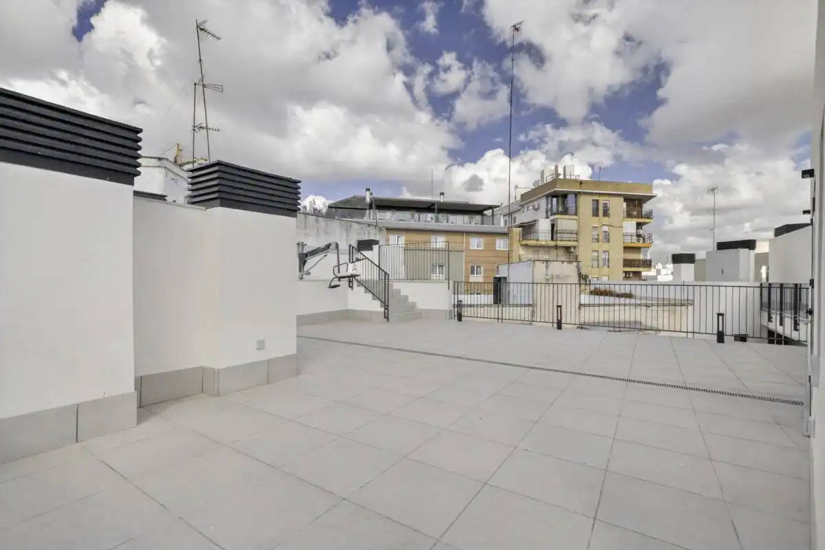 Terraza de Planta baja en venta en Sevilla con Aire acondicionado, Calefacción y Jardín privado