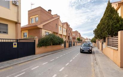 Exterior view of Single-family semi-detached for sale in Ogíjares  with Heating, Private garden and Parquet flooring