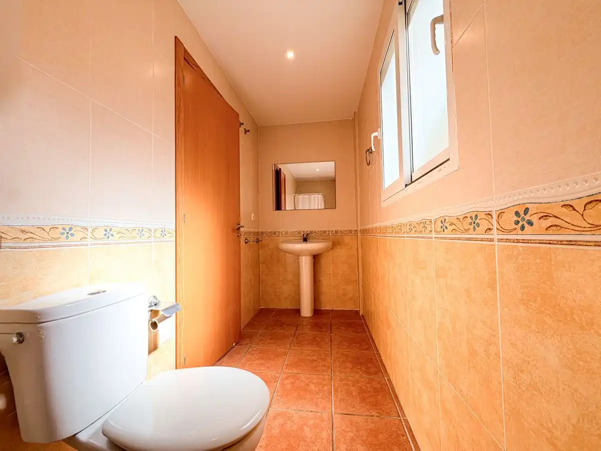 Badezimmer von Wohnung zum Verkauf in Dénia mit Klimaanlage, Heizung und Terrasse
