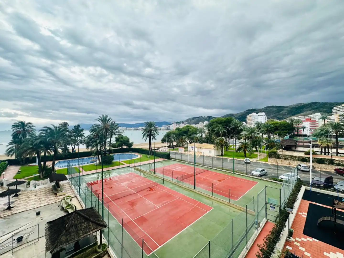 Vista exterior de Apartamento de alquiler en Cullera con Aire acondicionado, Jardín privado y Terraza