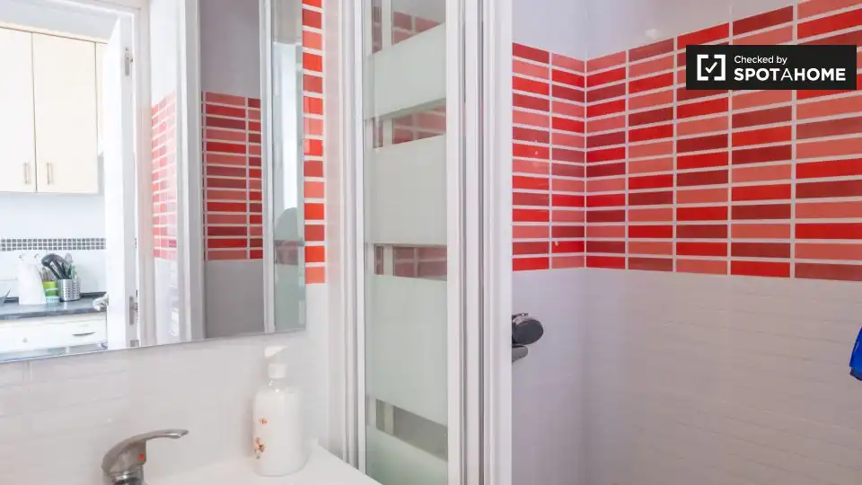 Baño de Piso de alquiler en Madrid con Aire acondicionado, Calefacción y Amueblado