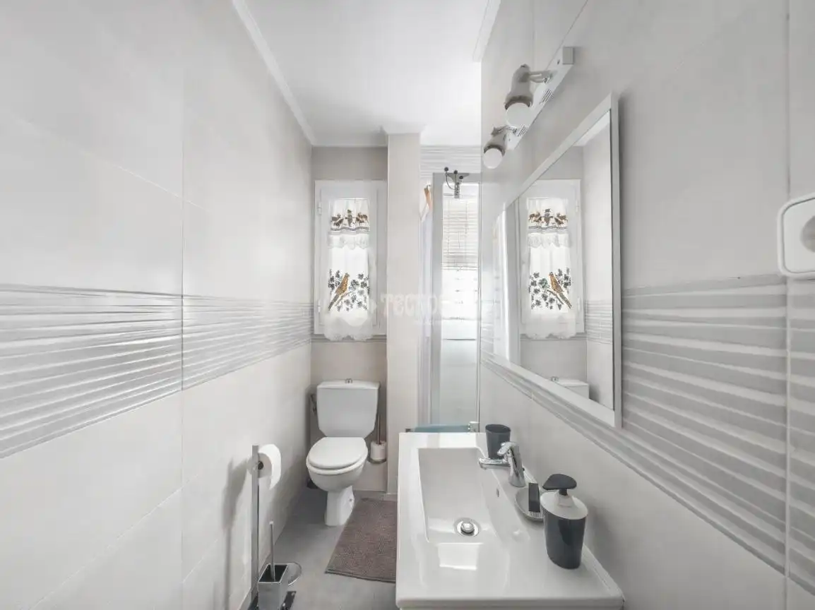 Badezimmer von Wohnung zum Verkauf in Madrid mit Klimaanlage, Heizung und Terrasse