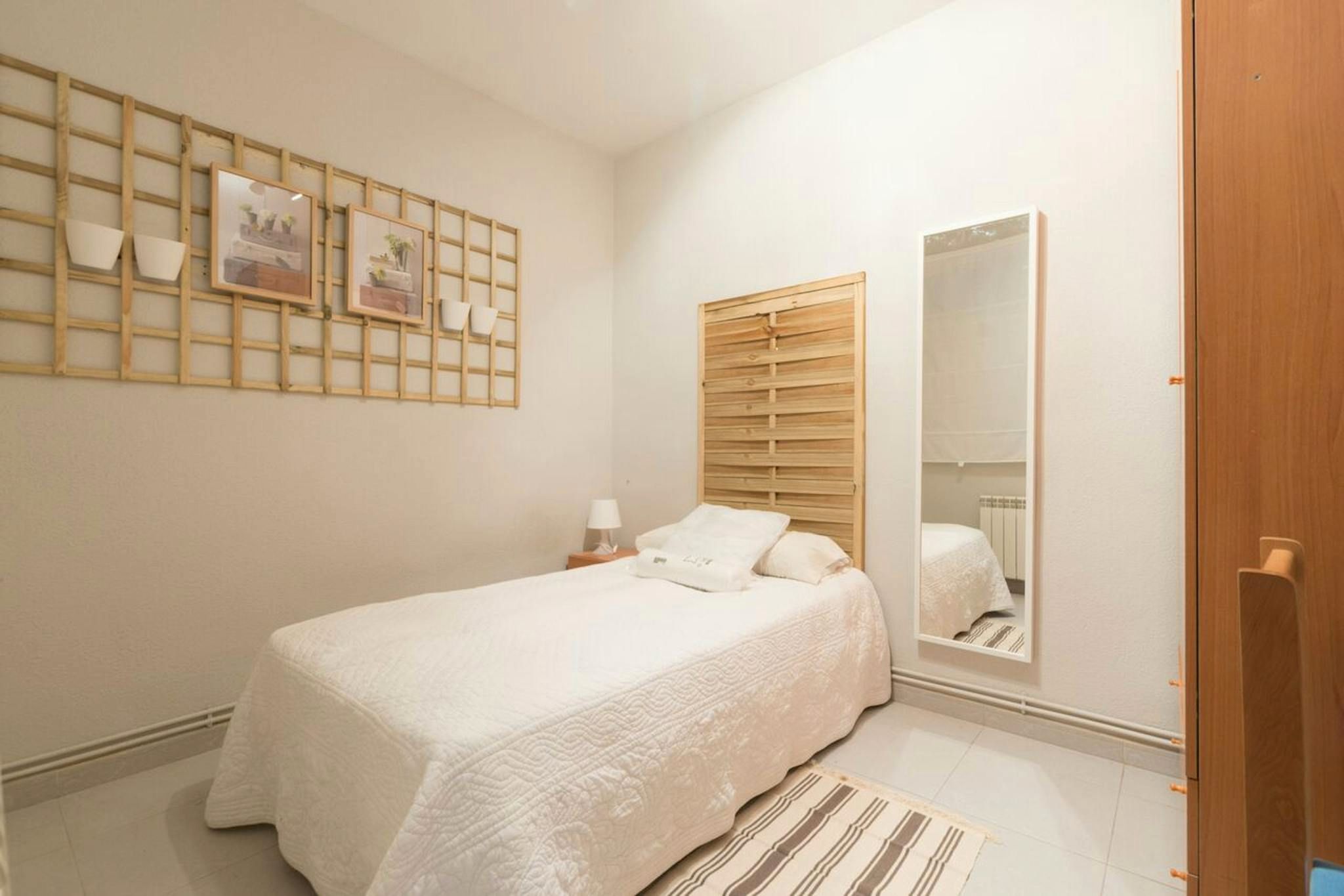 Dormitori de Pis de lloguer en  Madrid Capital amb Calefacció, Moblat i Rentadora