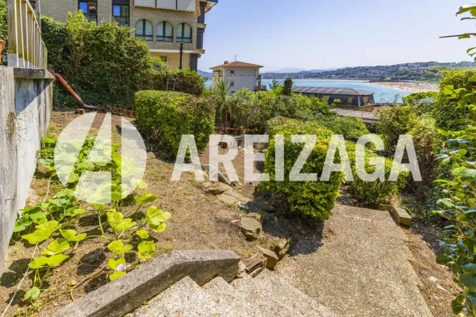 Jardí de Casa o xalet en venda en Donostia - San Sebastián  amb Calefacció, Jardí privat i Terrassa