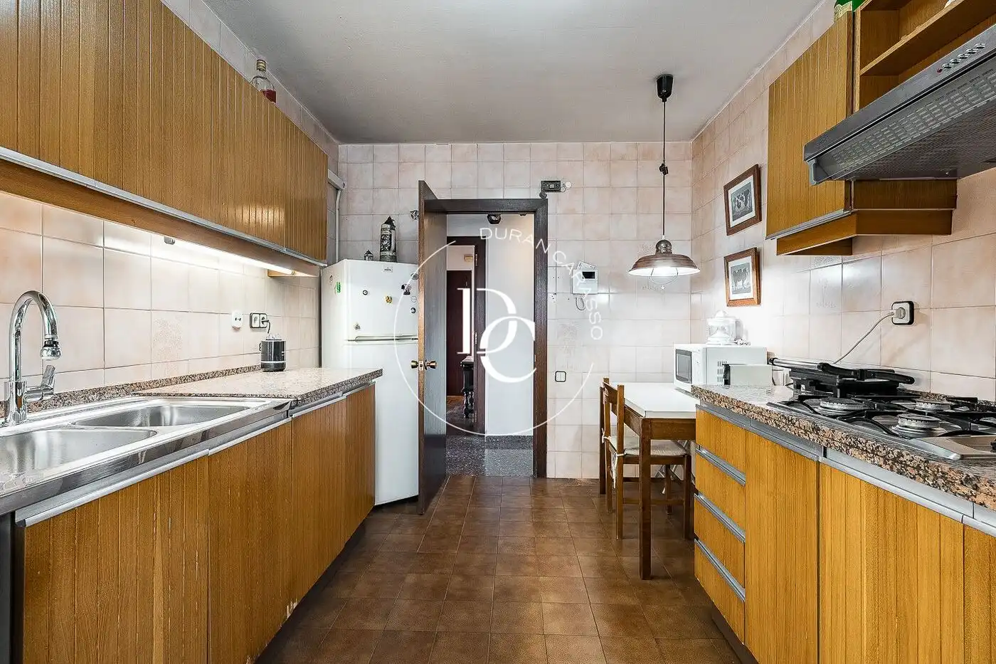 Cocina de Piso en venta en Barcelona con Calefacción y Balcón