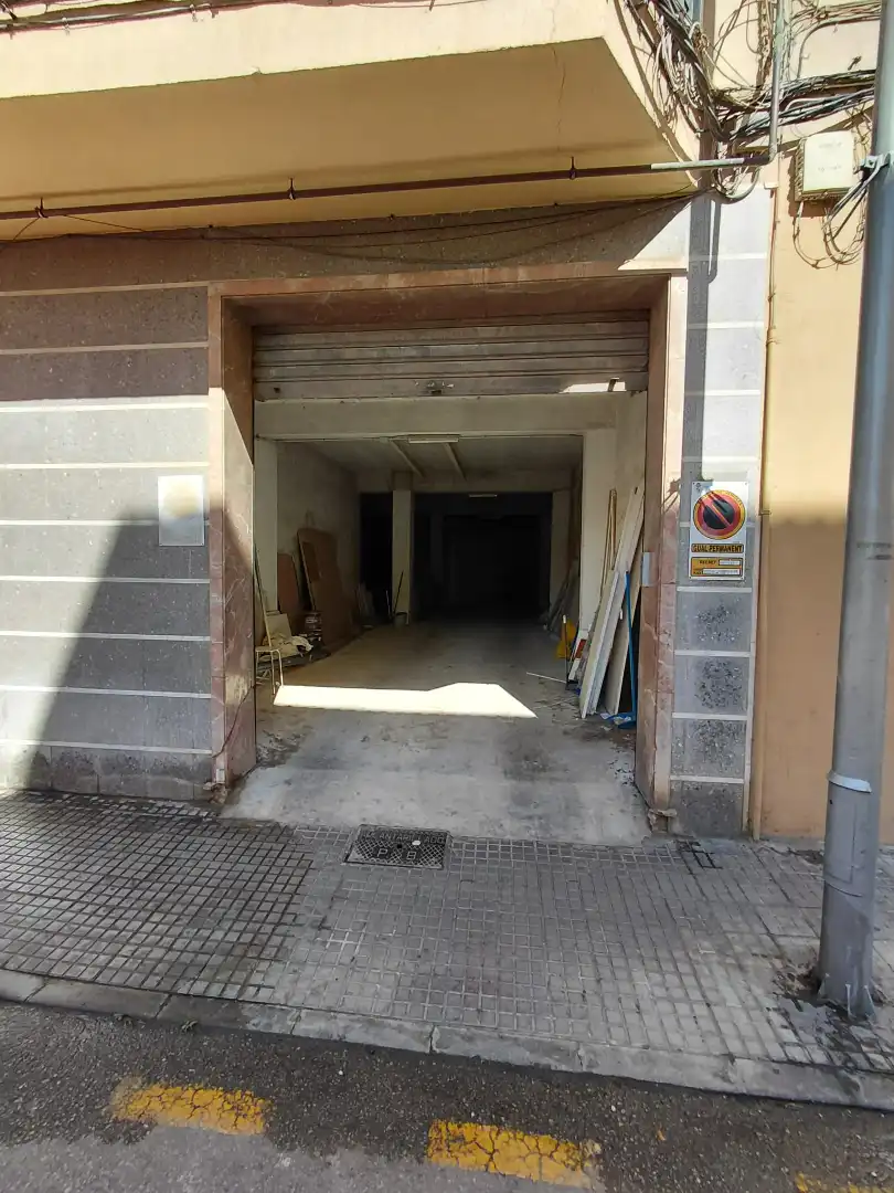 Local comercial en venda a Llevant, imagen 2