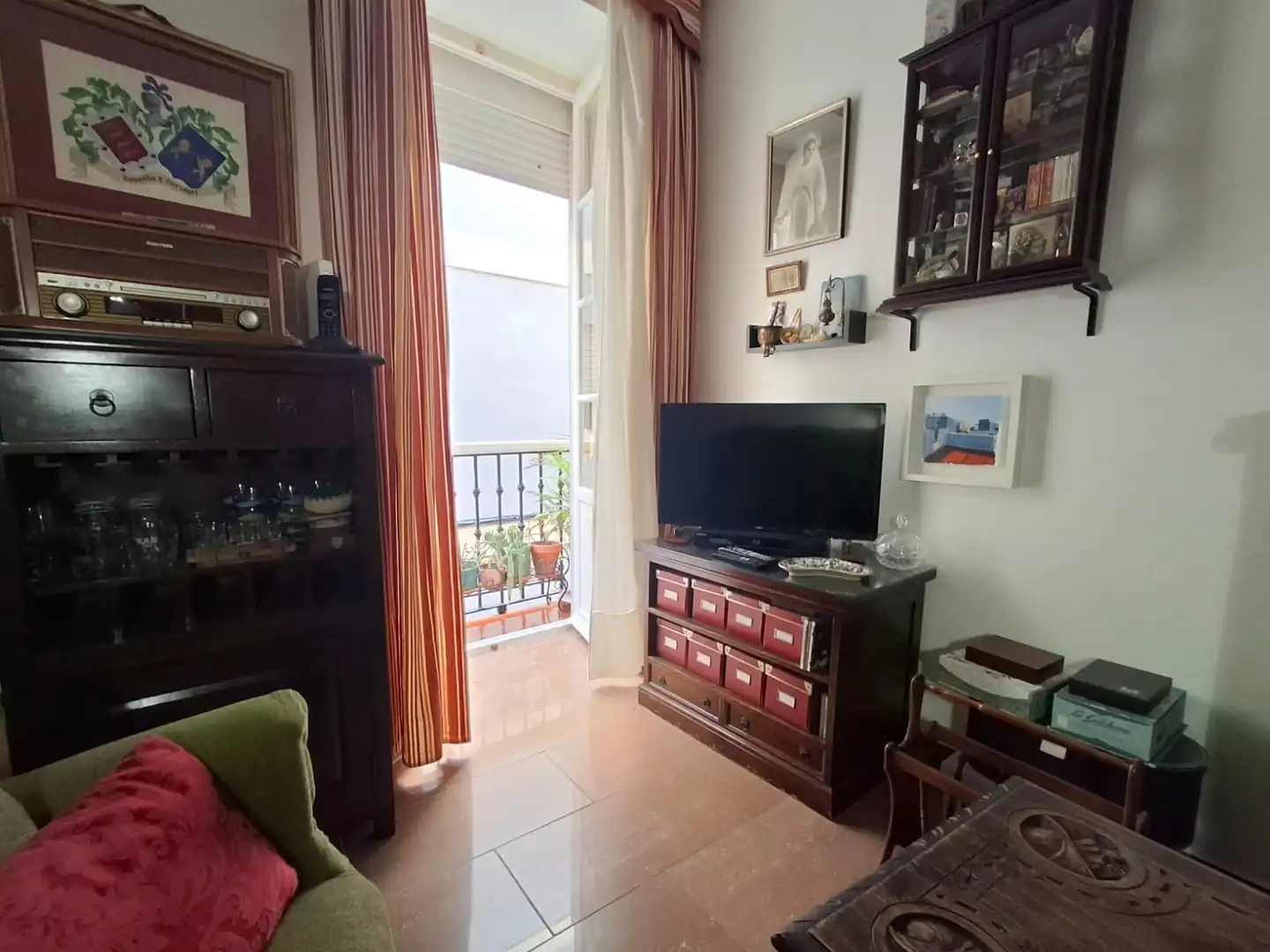 Sala de estar de Piso en venta en Cádiz con Balcón