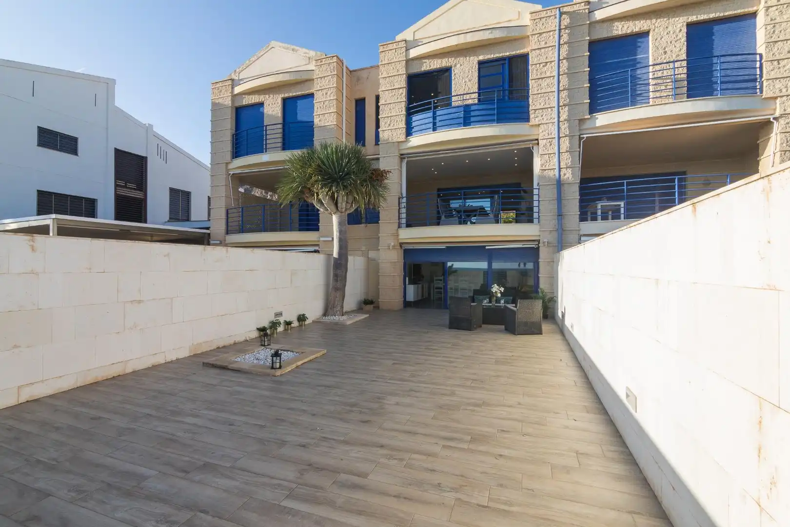 Vista exterior de Casa o chalet en venta en Santa Pola con Aire acondicionado, Calefacción y Jardín privado