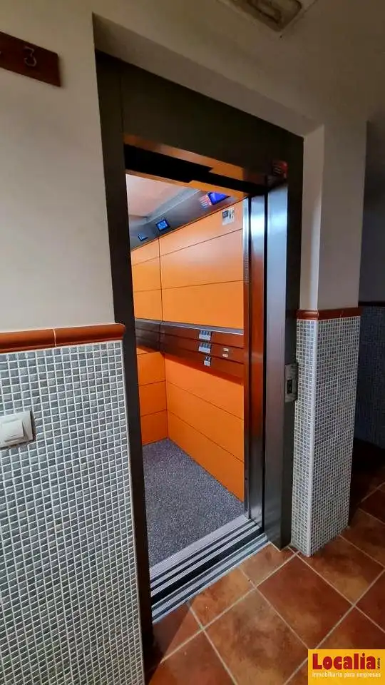 Immobles singulars amb ascensor en venda a Travesía de el Cantón, imagen 7