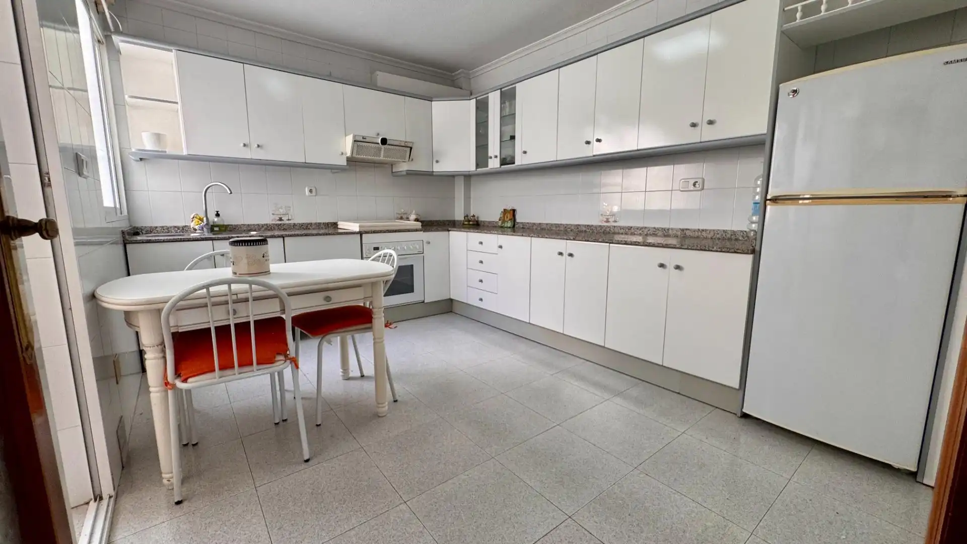Cocina de Piso de alquiler en Murcia con Aire acondicionado, Terraza y Amueblado