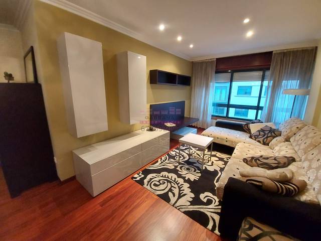 Piso en Alquiler en O Castro