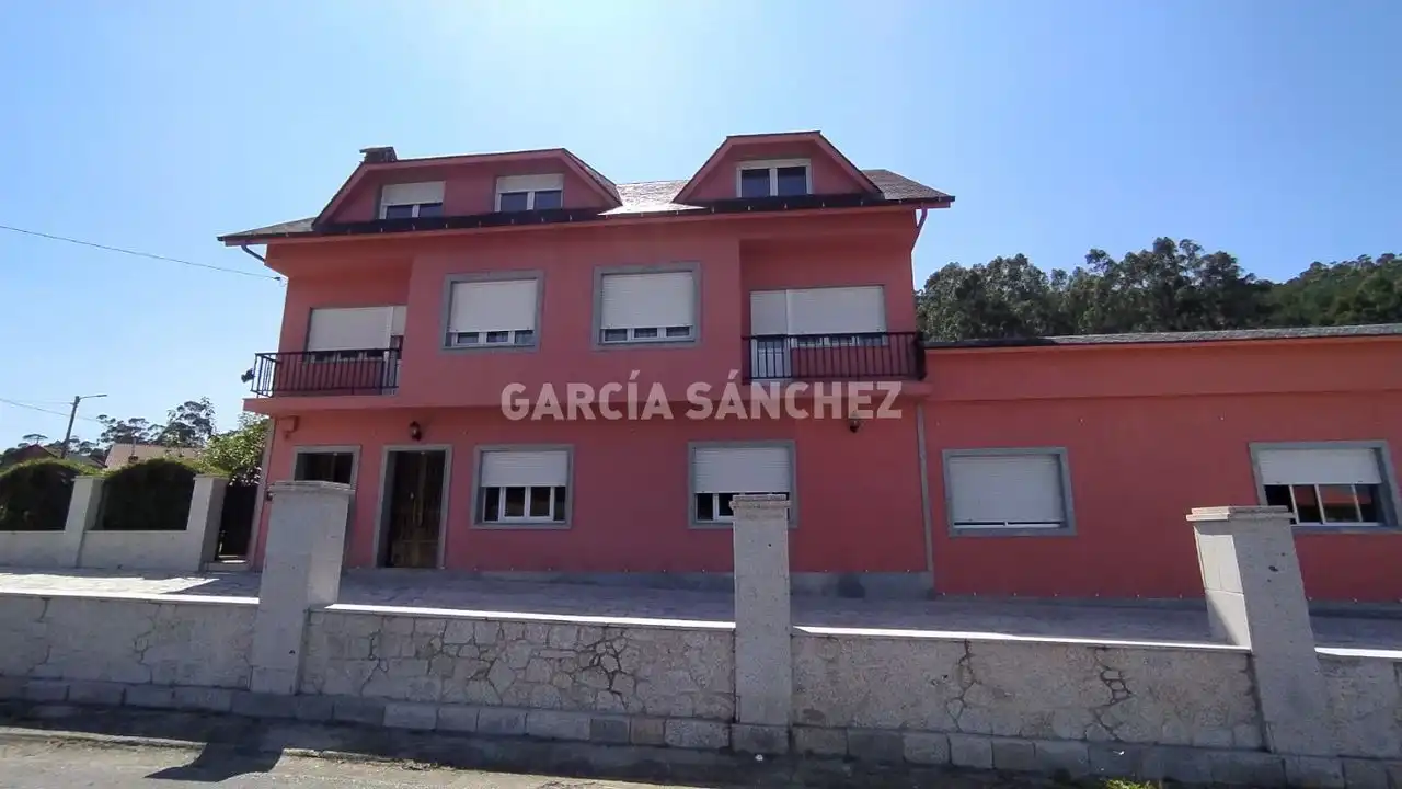 Casa amb terrassa en venda a Estrada de Boiro Noia 11, imagen 2
