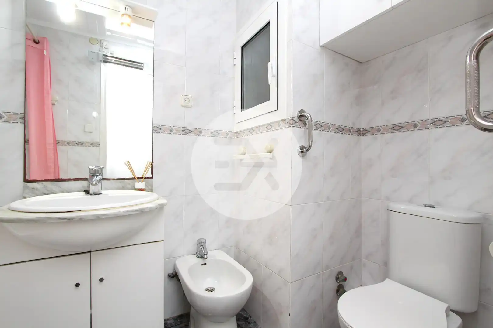 Baño de Piso en venta en Castelldefels con Calefacción, Terraza y Horno