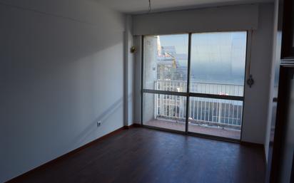 Schlafzimmer von Wohnung zum verkauf in Vigo  mit Balkon
