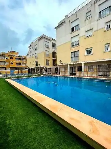 Apartamento con piscina en venta en Benijófar, imagen 2
