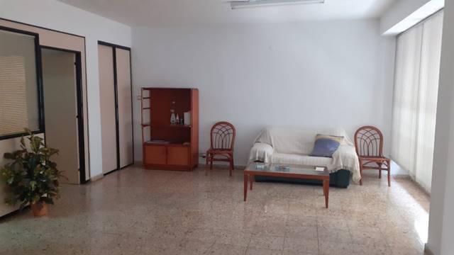 Local comercial en Alquiler en Plaza de Toros - Avenida Chapí - Trinquete