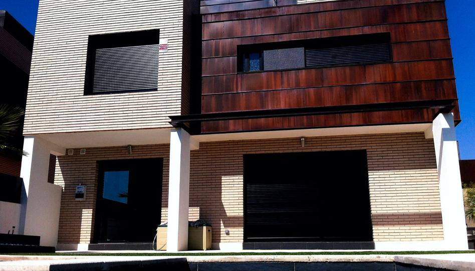 Foto 0 de Promoció VIVIENDAS UNIFAMILIARES CON GARAJE Y PISCINA