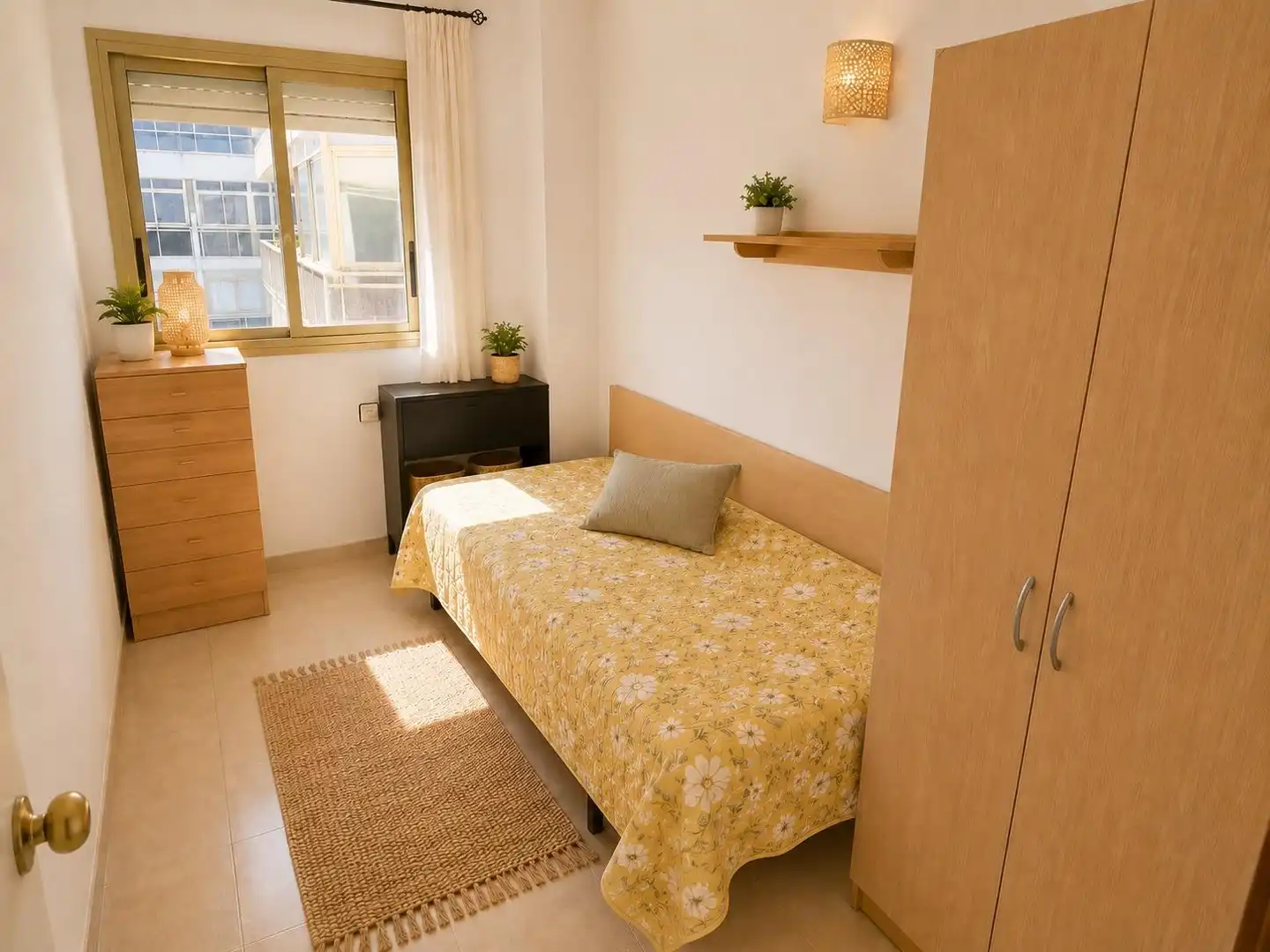 Habitación de Ático en venta en Salou con Terraza, Amueblado y Piscina comunitaria