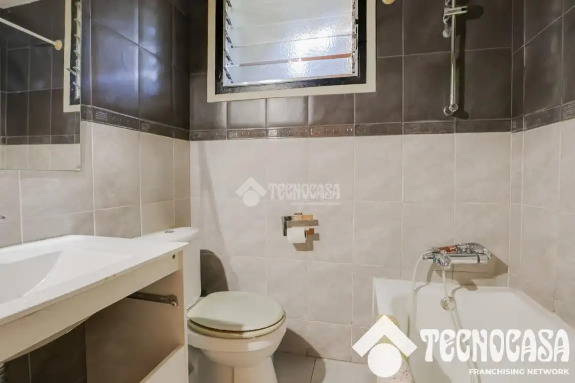 Baño de Piso en venta en Viladecans con Trastero y Balcón