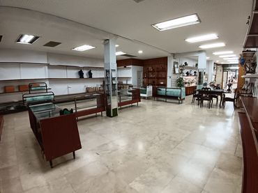 Local comercial de lloguer a Rúa Peregrina