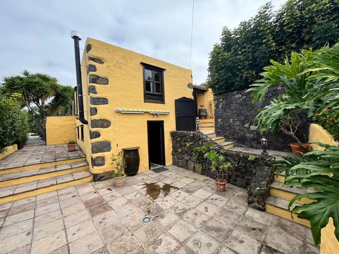 Vista exterior de Finca rústica en venda en Icod de los Vinos amb Terrassa