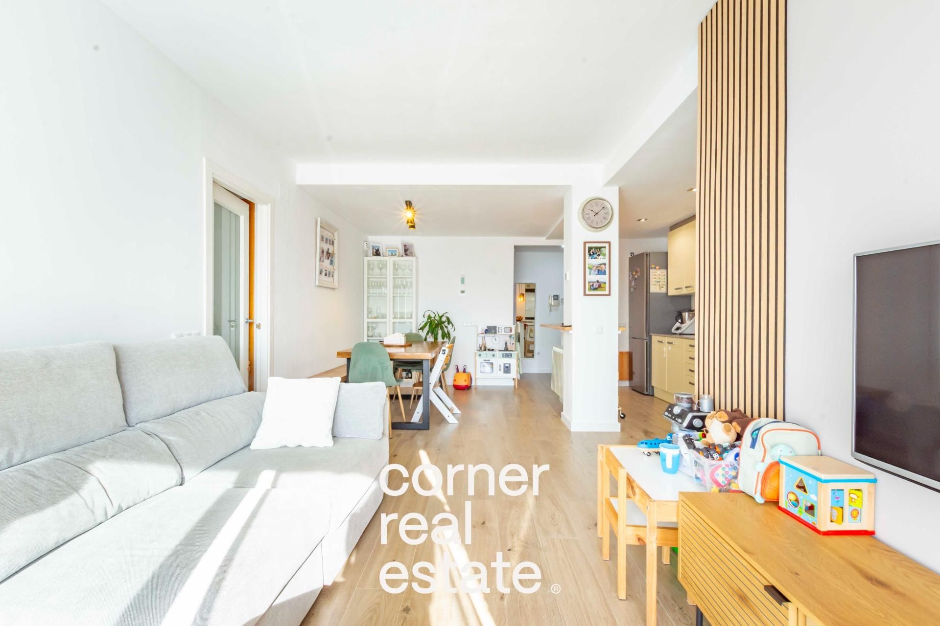 Living room of Attic for sale in Sant Cugat del Vallès  with Air Conditioner, Heating and Balcony