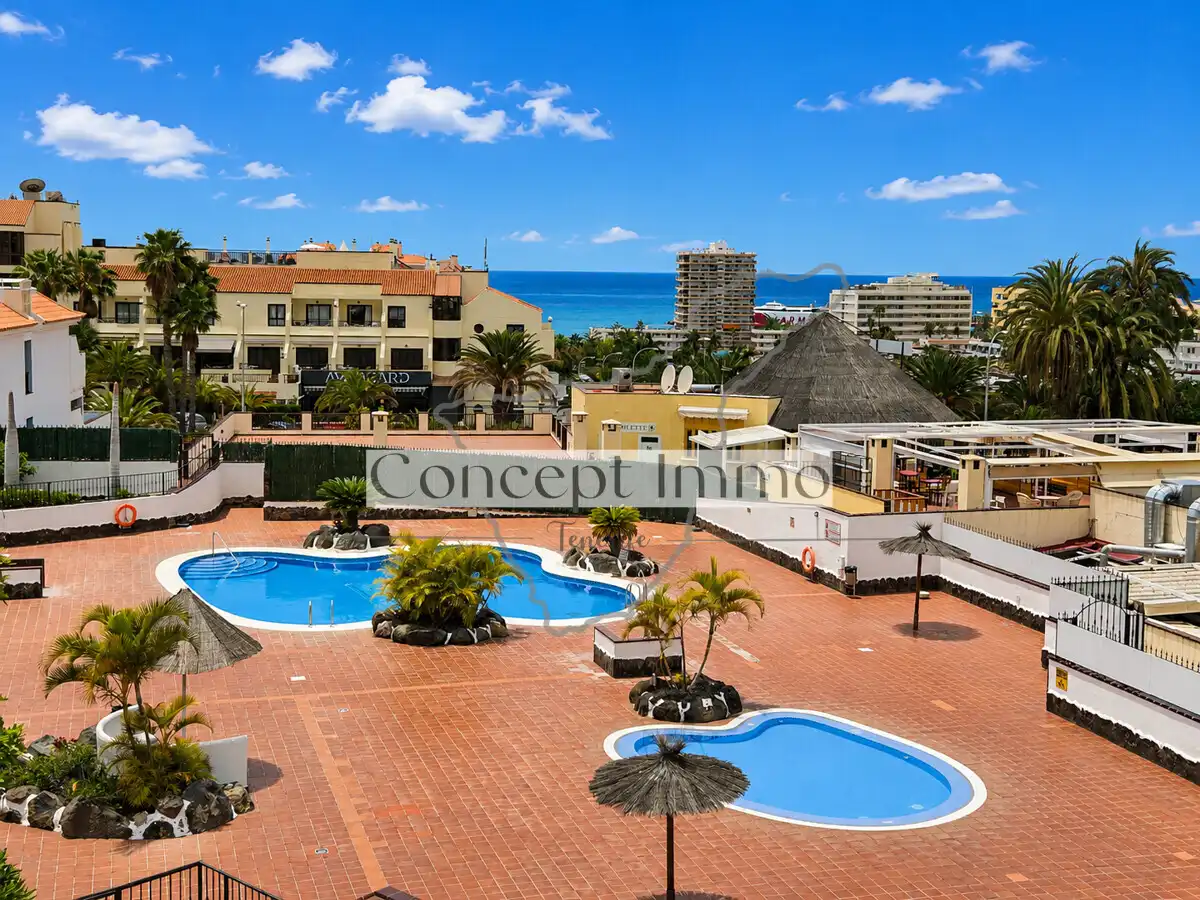 Vista exterior de Planta baja en venta en Arona con Terraza, Trastero y Alarma