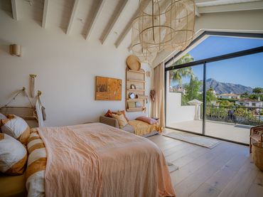 Villa con piscina in vendita a Urbanizacion el Herrojo