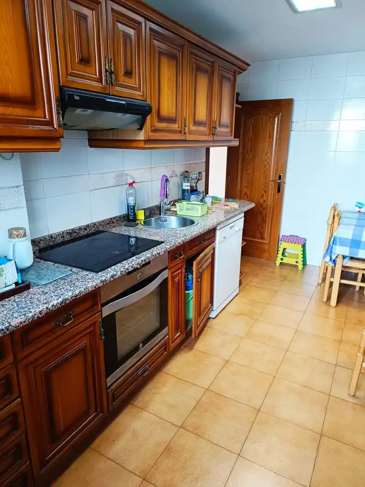 Kitchen of Flat for sale in Zaragoza  with Air Conditioner, Heating and Parquet flooring