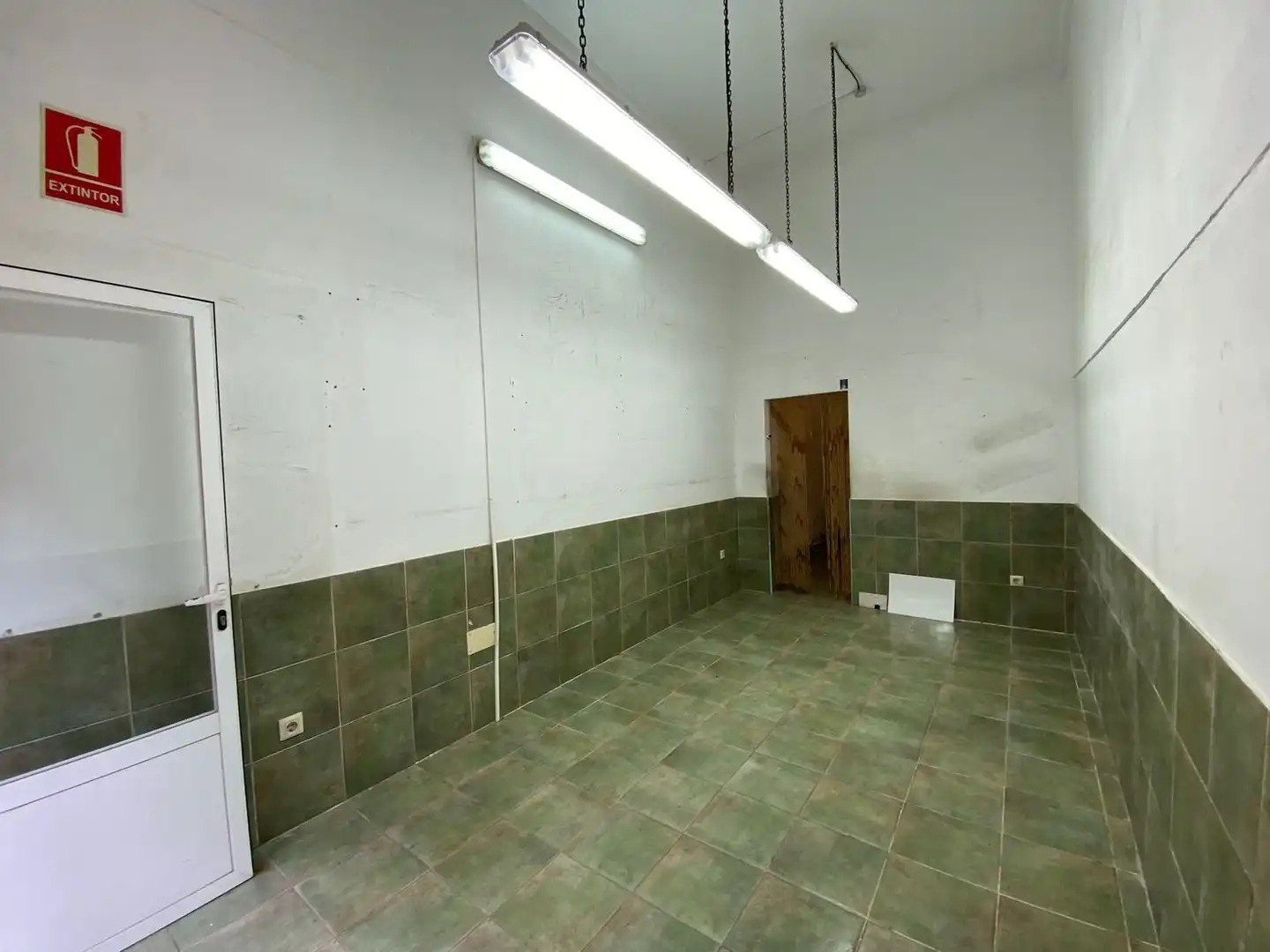 Local comercial en alquiler en Rúa Farmacéutico Manuel Fernández Llamazares 9, imagen 4